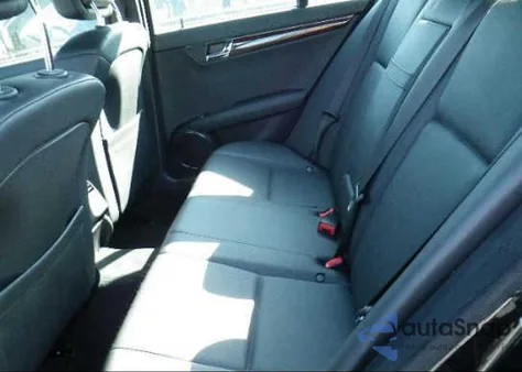 2009 Mercedes-Benz C300 4 Matic из США, поврежденный, VIN WDDGF81X69F208021